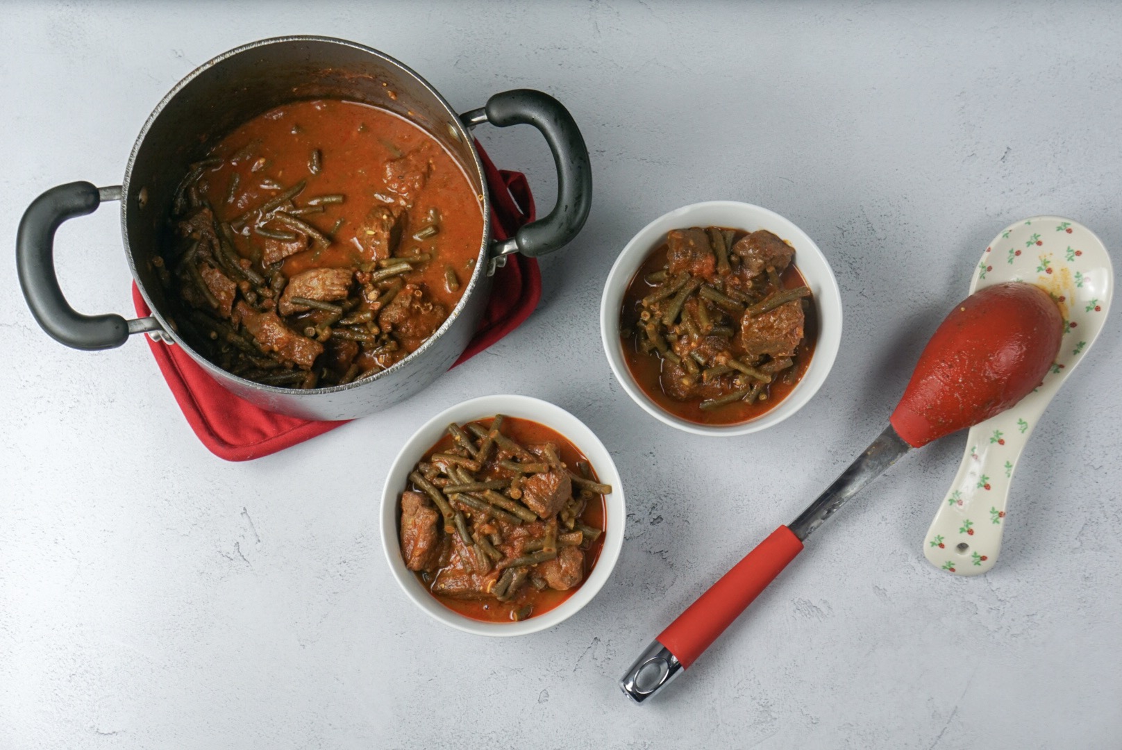 Long Green Bean Tomato Stew, table setting