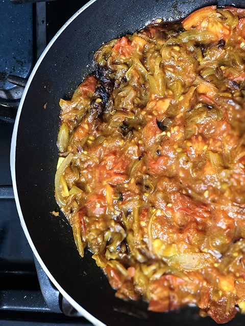 curried onion topping