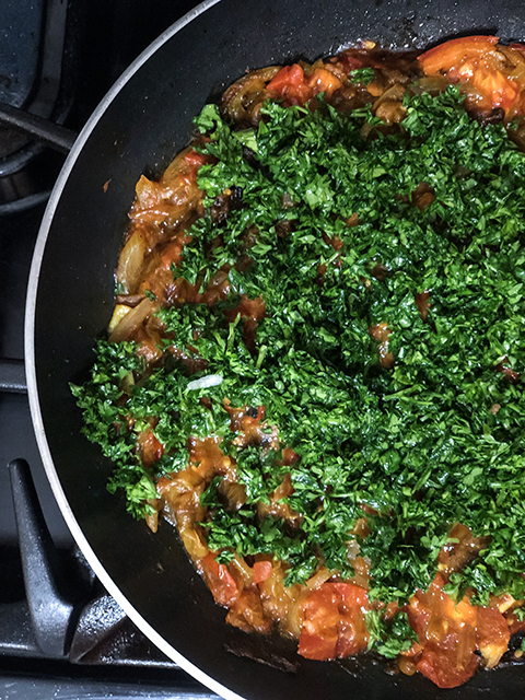 cooked onions, tomatoes and parsley